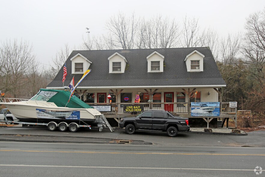 52 Padanaram Rd, Danbury, CT à vendre - Photo de l’immeuble – Image 2 sur 10