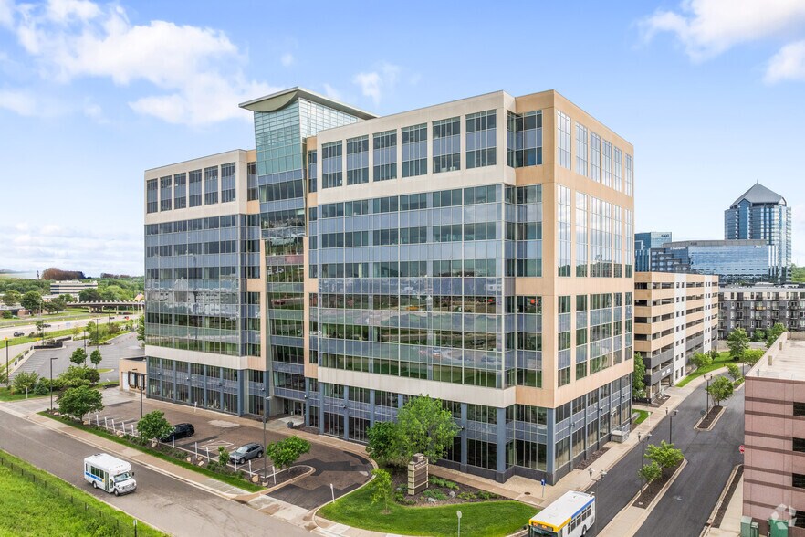 5600 American Blvd W, Bloomington, MN à louer - Photo de l’immeuble – Image 1 sur 10
