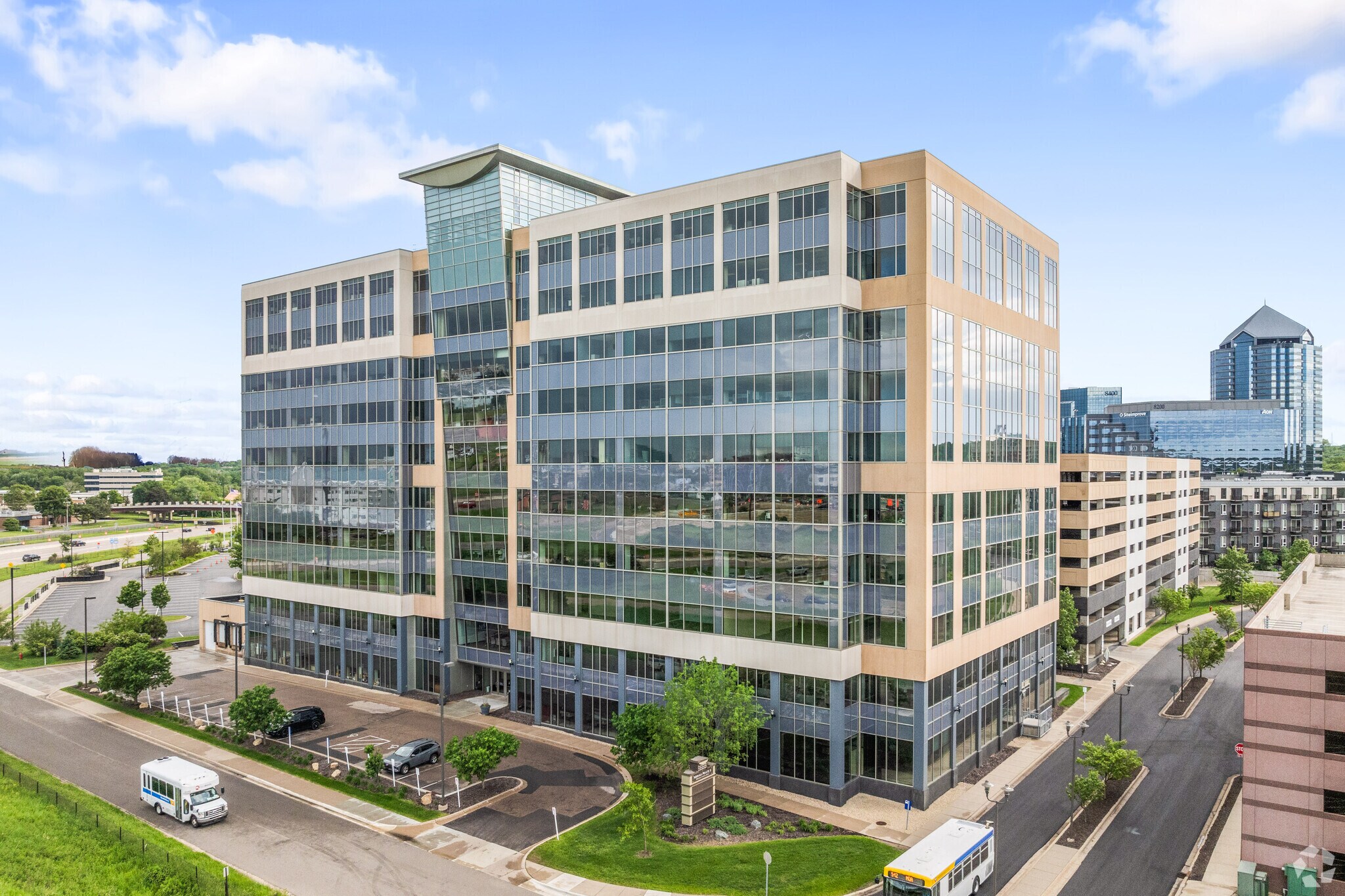 5600 American Blvd W, Bloomington, MN à louer Photo de l’immeuble– Image 1 sur 11