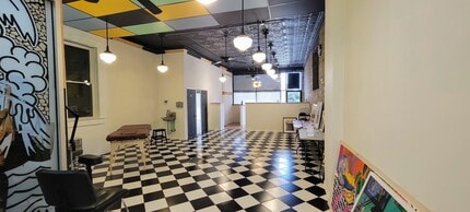 1452 N Western Ave, Chicago, IL à louer Photo intérieure– Image 1 sur 3