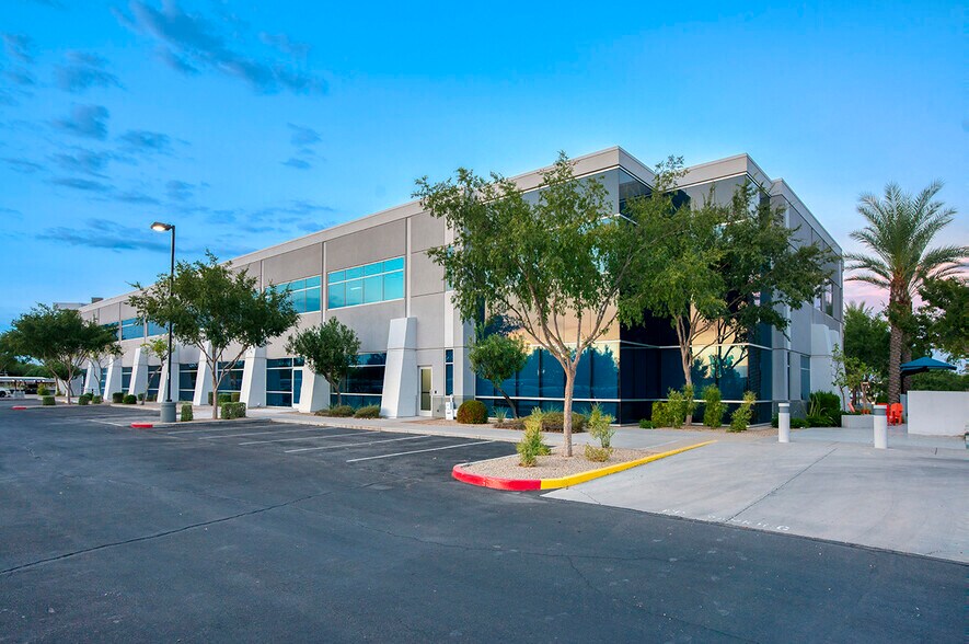 1840 S Stapley Dr, Mesa, AZ à vendre - Photo de l’immeuble – Image 3 sur 10