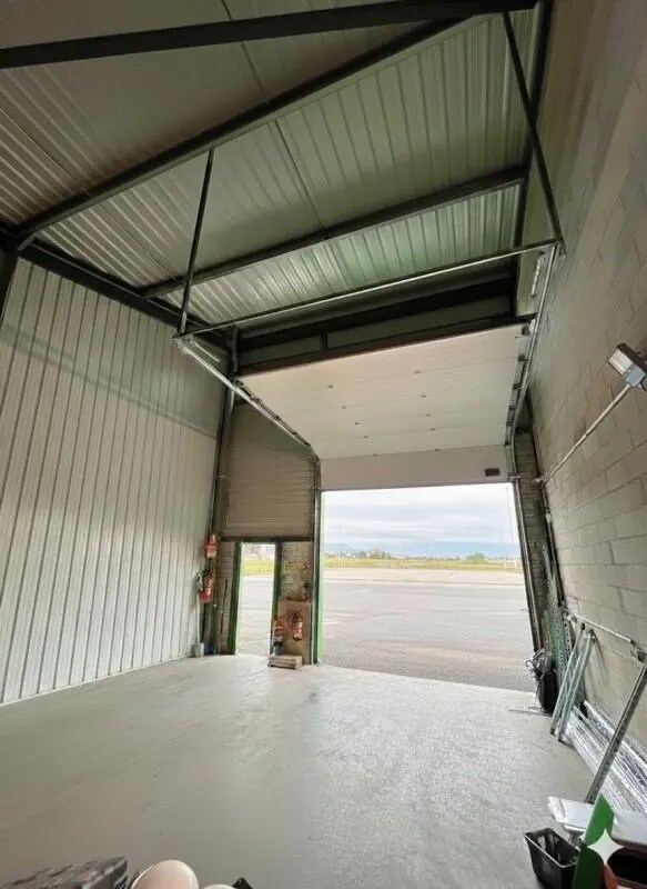 Plus de détails pour Local d'activités à louer