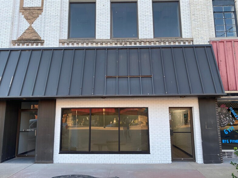 409-411 W Chickasha Ave, Chickasha, OK à louer - Photo de l’immeuble – Image 3 sur 16