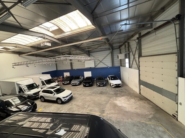 Local d’activités dans Rillieux-la-Pape à louer - Photo intérieure – Image 3 sur 6