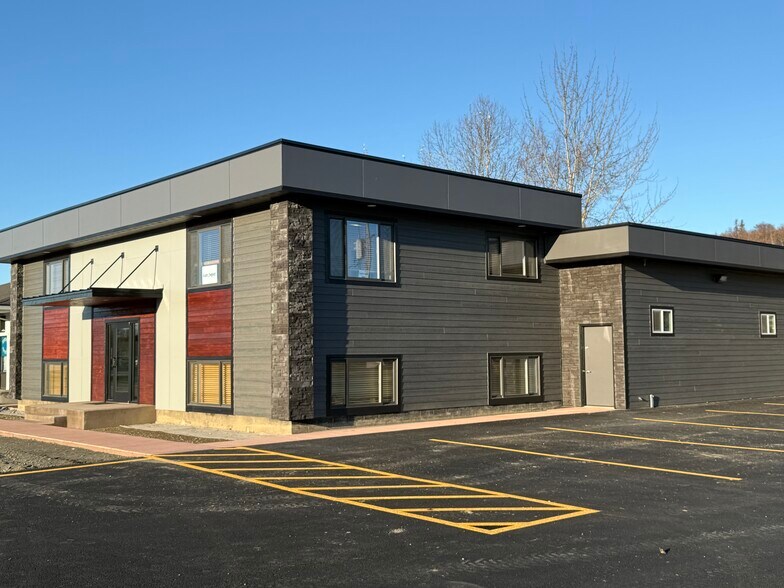 35186 Kenai Spur Hwy, Soldotna, AK à louer - Photo de l’immeuble – Image 1 sur 14