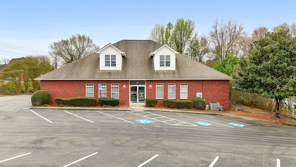 105 N Park Trl, Stockbridge, GA à louer - Photo de l’immeuble – Image 3 sur 45