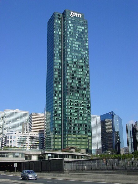 Bureau dans Courbevoie à louer - Photo de l’immeuble – Image 2 sur 40