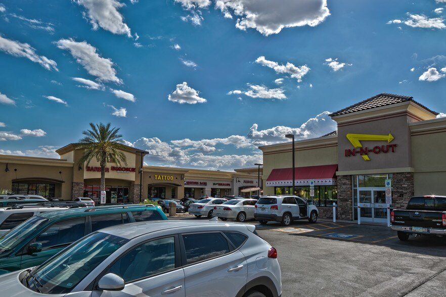 W Camelback Rd, Phoenix, AZ à louer - Photo principale – Image 1 sur 5