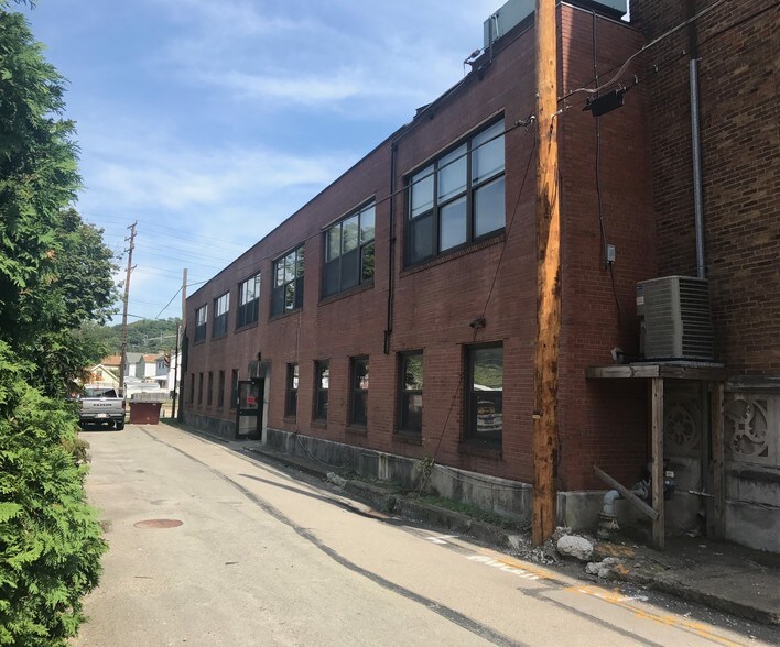 100 Tri Boro Ave, Turtle Creek, PA à vendre - Photo de l’immeuble – Image 3 sur 4