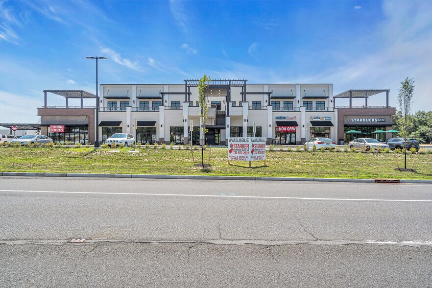 515 Monmouth Rd, Jackson, NJ à louer - Photo de l’immeuble – Image 1 sur 27