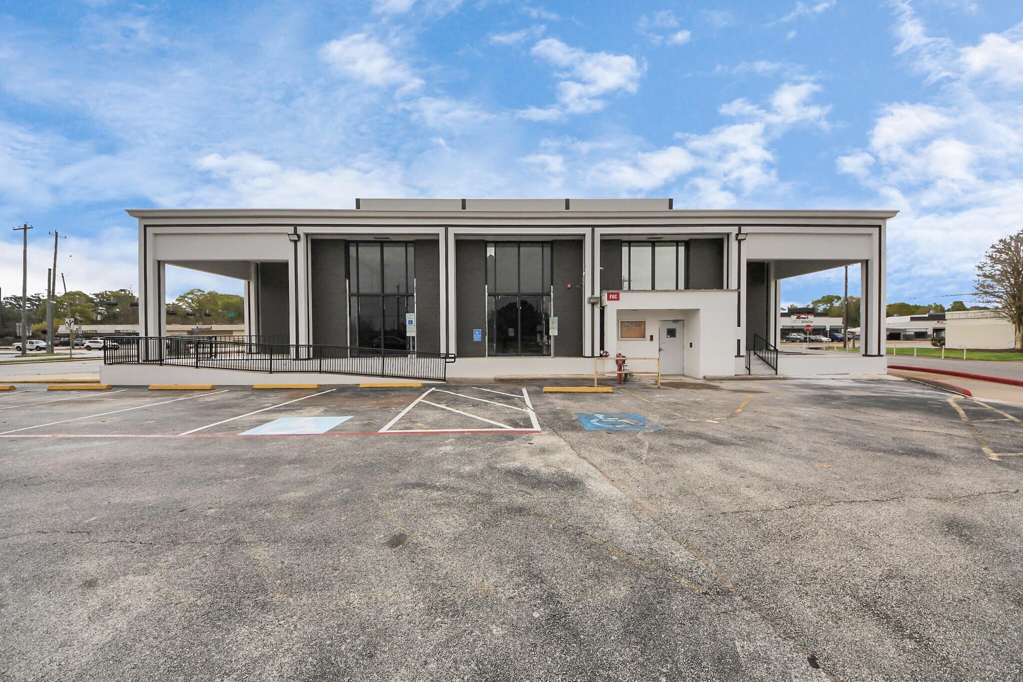 1100 Jackson St, Richmond, TX à vendre Photo de l’immeuble– Image 1 sur 51