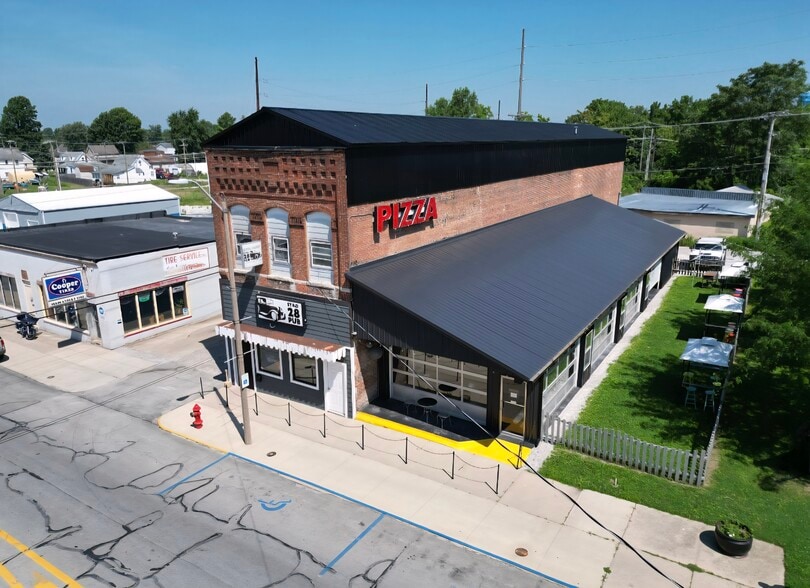 1412 Main, Elwood, IN à vendre - Photo de l’immeuble – Image 1 sur 28