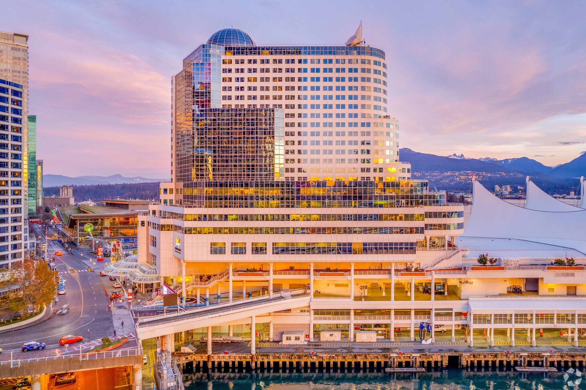 999 Canada Pl, Vancouver, BC à louer Photo de l’immeuble– Image 1 sur 8