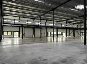 Industriel/Logistique dans Buc à louer Photo intérieure– Image 1 sur 2