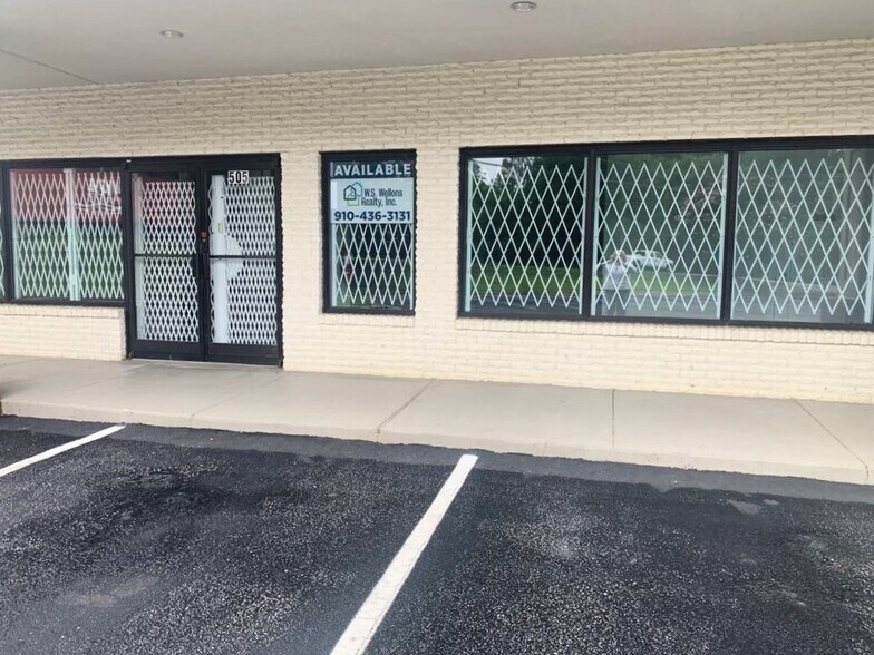 511 NC 210 N, Spring Lake, NC à louer - Photo de l’immeuble – Image 2 sur 4
