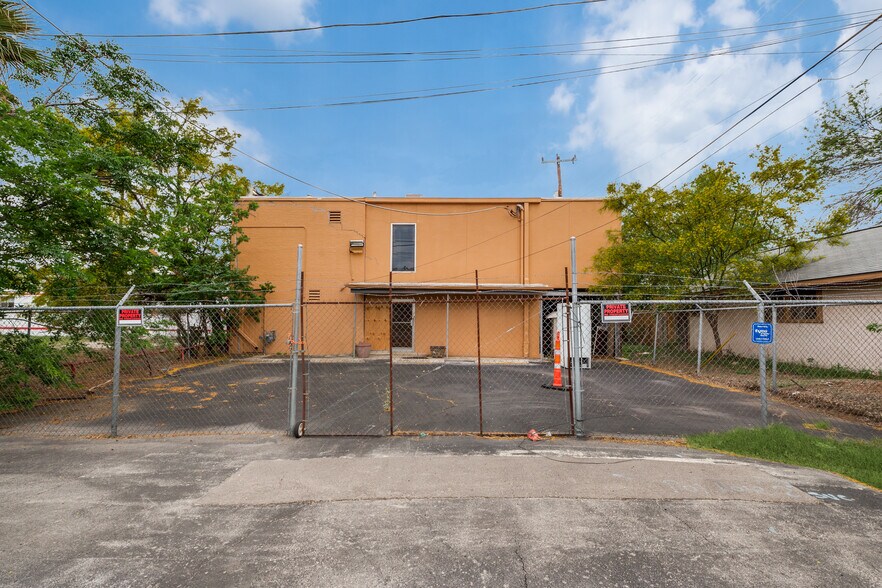 4810 San Pedro Ave, San Antonio, TX à vendre - Photo de l’immeuble – Image 3 sur 9