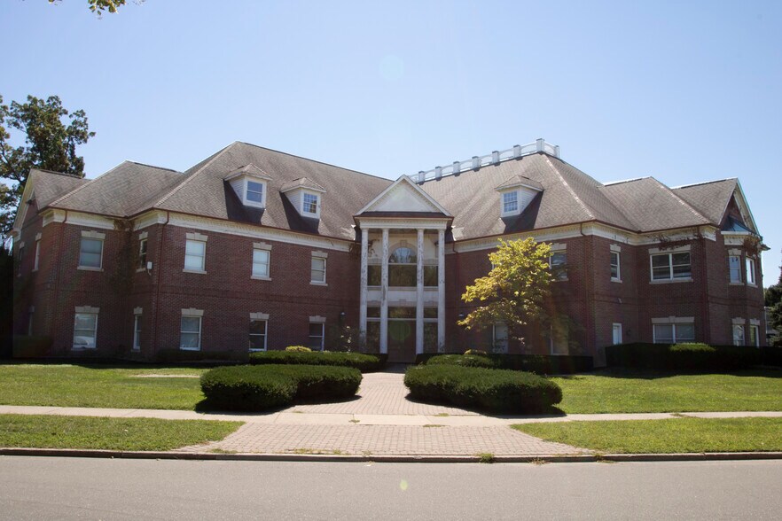 26862 Woodward Ave, Royal Oak, MI à louer - Photo principale – Image 1 sur 29