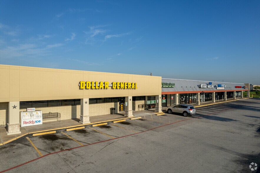 2004-2032 N Main St, Pearland, TX à louer - Photo de l’immeuble – Image 3 sur 10