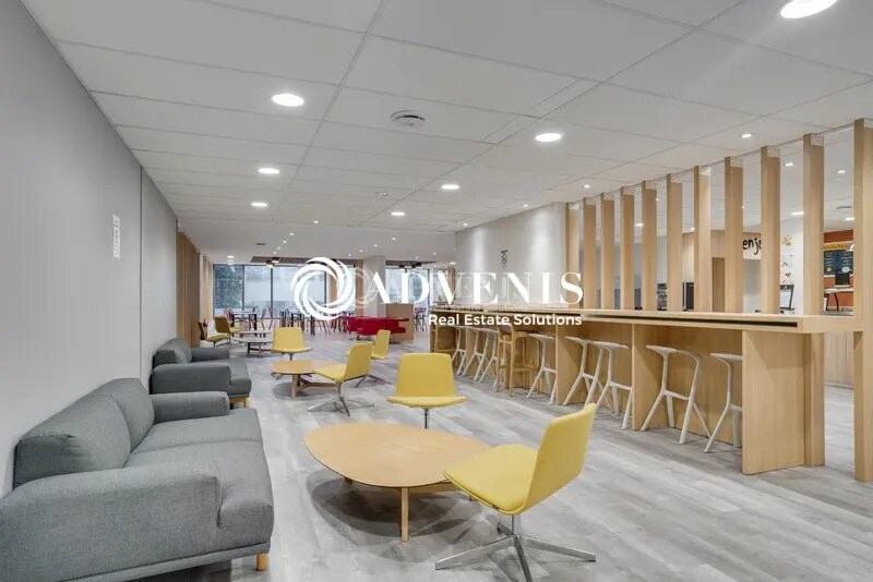 Bureau dans Ivry-sur-Seine à louer - Photo de l’immeuble – Image 3 sur 12