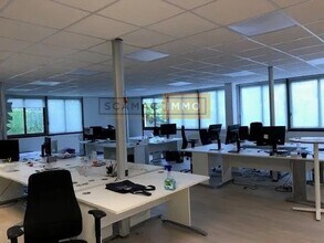 Bureau dans Gometz-la-Ville à louer Photo intérieure– Image 1 sur 1