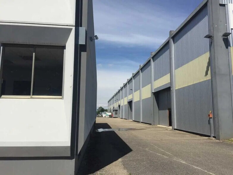 88 Rue Ambroise Paré, Saint-Priest à louer - Photo de l’immeuble – Image 3 sur 4