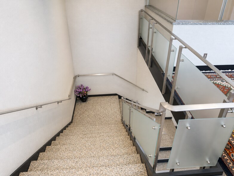 735 Allens Ave, Providence, RI à vendre - Photo intérieure – Image 3 sur 23