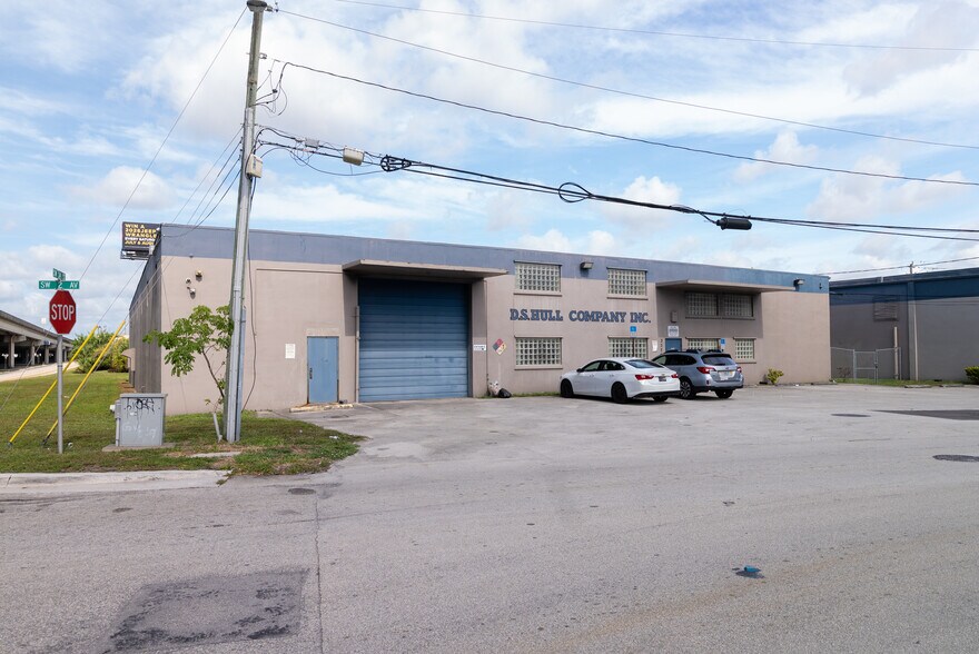 3377 SW 2nd Ave, Fort Lauderdale, FL à louer - Photo de l’immeuble – Image 2 sur 8