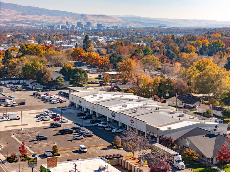 6421-6517 W Ustick Rd, Boise, ID à louer - Photo de l’immeuble – Image 2 sur 36
