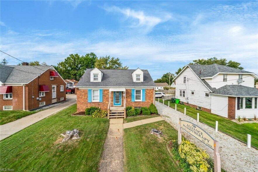 1077 W State St, Alliance, OH à vendre - Photo de l’immeuble – Image 1 sur 43