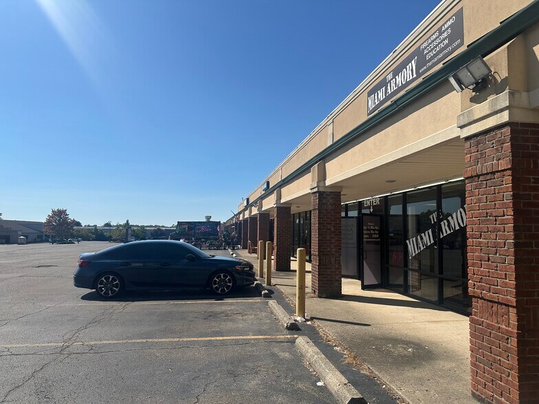 8935-8947 Kingsridge Rd, Dayton, OH à louer - Photo de l’immeuble – Image 3 sur 9