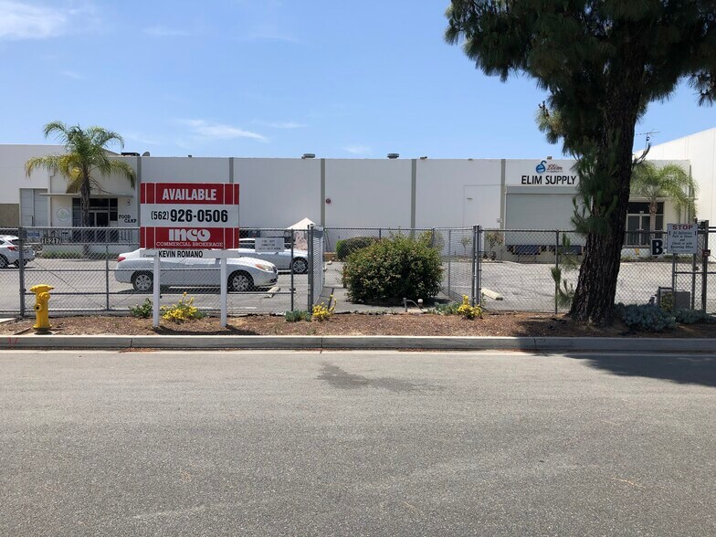 16211-16217 Heron Ave, La Mirada, CA à vendre - Photo de l’immeuble – Image 3 sur 5