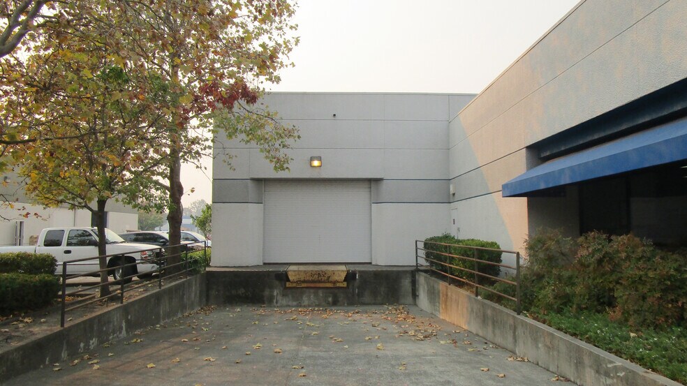 525 Portal St, Cotati, CA à louer - Photo de l’immeuble – Image 3 sur 3