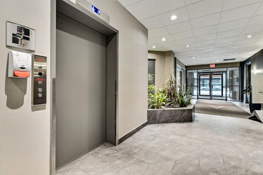 301 14th St NW, Calgary, AB à louer - Photo intérieure – Image 2 sur 7