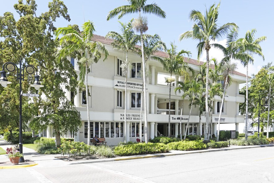 400 5th Ave S, Naples, FL à louer - Photo principale – Image 2 sur 11