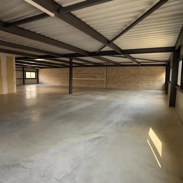 Industriel/Logistique dans La Garde à vendre - Photo de l’immeuble – Image 2 sur 5