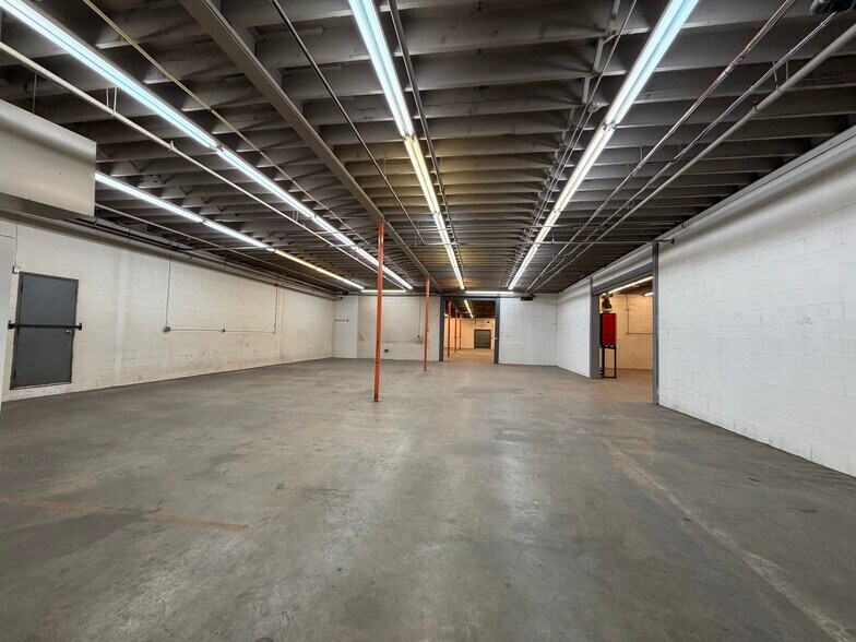 4124 8th St SE, Calgary, AB à louer - Photo de l’immeuble – Image 2 sur 7