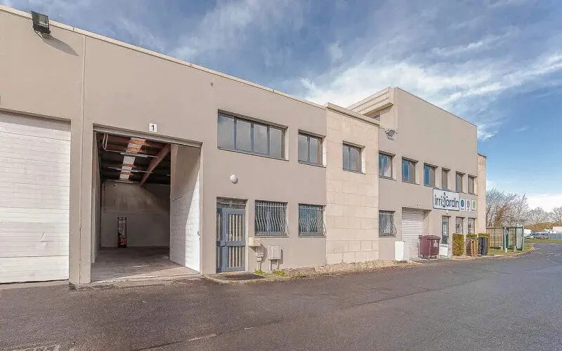 Industriel/Logistique dans Émerainville à louer Photo de l’immeuble– Image 1 sur 22