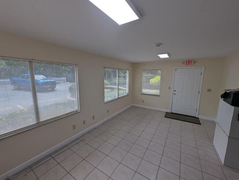 1962 26th Ave, Vero Beach, FL à louer - Photo de l’immeuble – Image 2 sur 9
