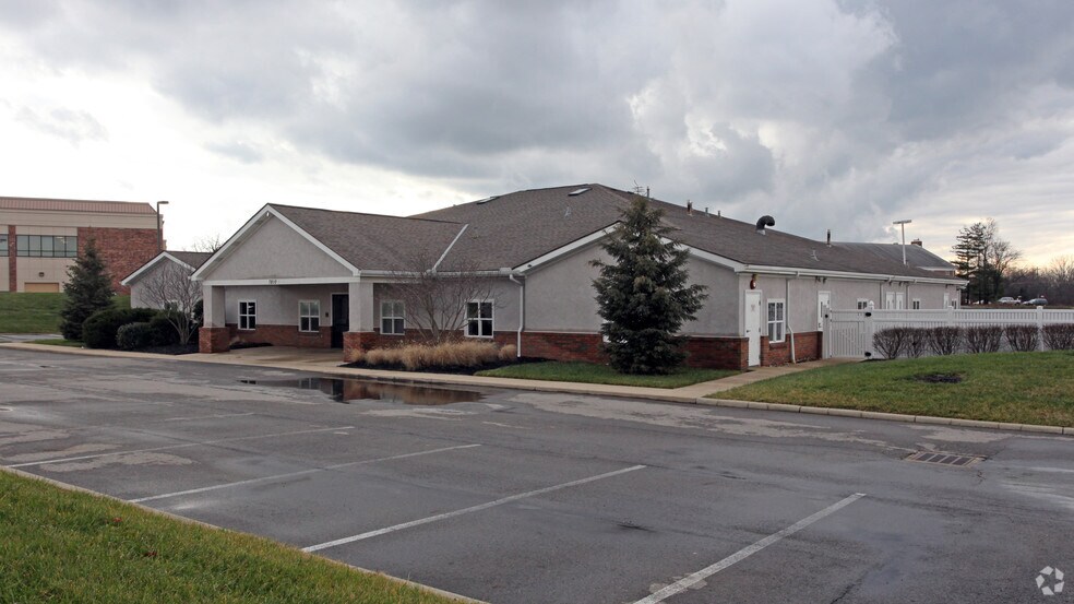 7810 Graphics Way, Lewis Center, OH à vendre - Photo principale – Image 2 sur 18