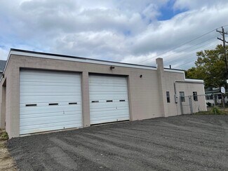 Plus de détails pour 445 Niantic Ave, Cranston, RI - Industriel/Logistique à louer