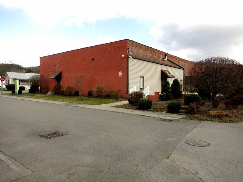 362 Mountain Ave, White Sulphur Springs, WV à vendre - Photo principale – Image 1 sur 53