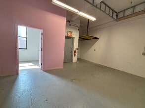526 46th Ave, Long Island City, NY à louer Photo intérieure– Image 1 sur 5