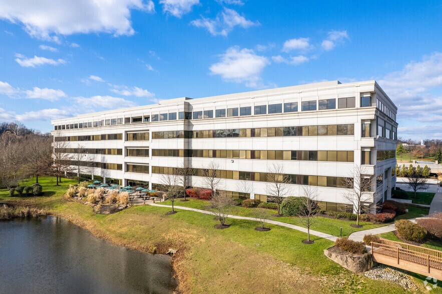 2301 Renaissance Blvd, King Of Prussia, PA à louer - Photo de l’immeuble – Image 1 sur 6