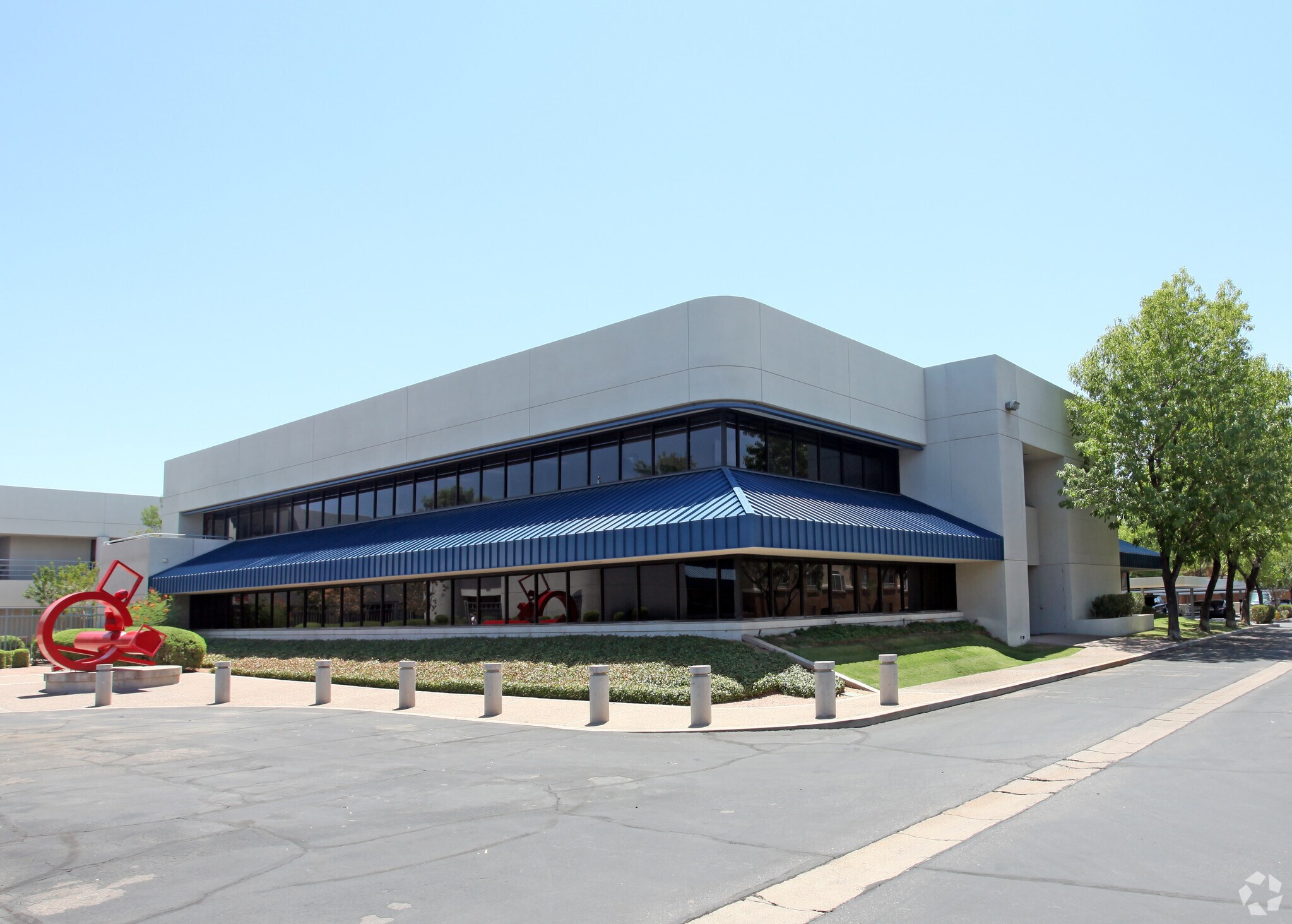 1707 E Highland Ave, Phoenix, AZ à louer Photo principale– Image 1 sur 4