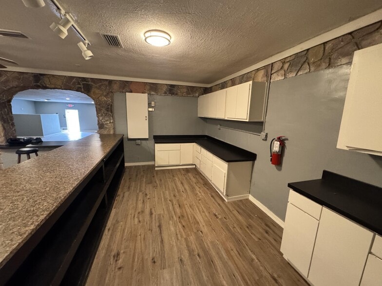 7854 Moncrief-Dinsmore Rd, Jacksonville, FL à vendre - Photo intérieure – Image 3 sur 17