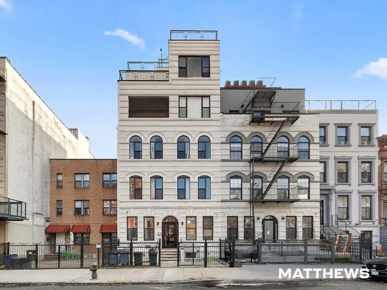 856 Greene Ave, Brooklyn, NY à vendre - Photo de l’immeuble – Image 1 sur 7