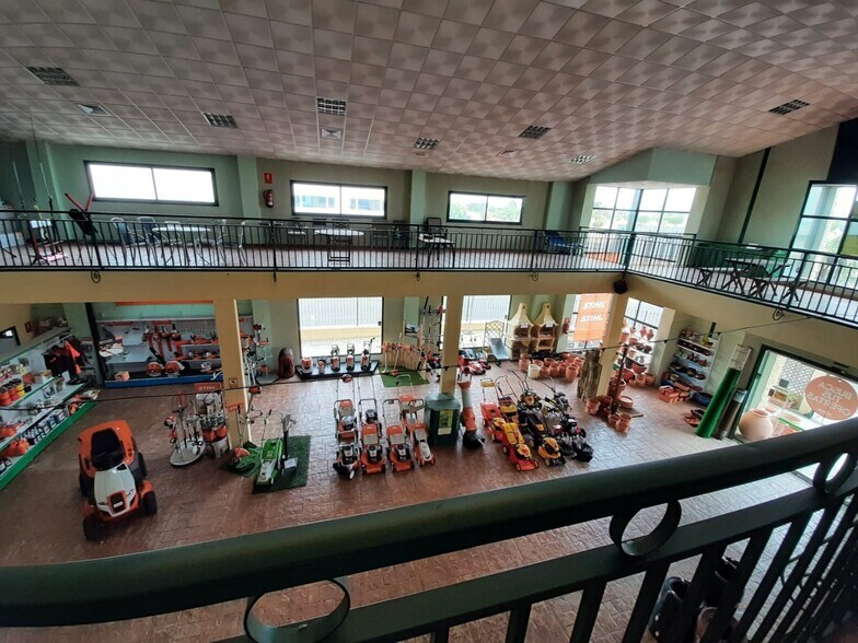 Industriel/Logistique dans Cáceres, Cáceres à vendre - Photo de l’immeuble – Image 2 sur 28