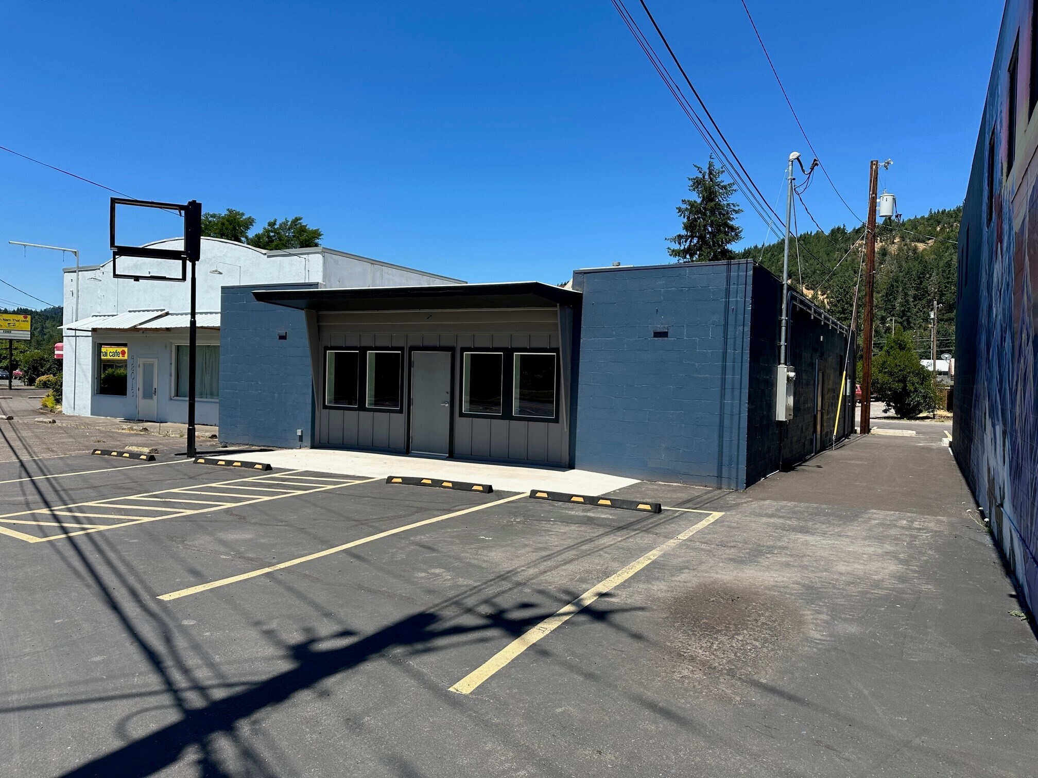 48017 Highway 58, Oakridge, OR à vendre Photo principale– Image 1 sur 37