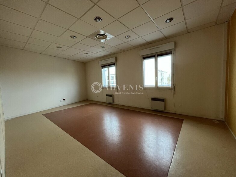 Immeuble residentiel dans Dammarie-les-Lys à vendre - Photo intérieure – Image 3 sur 5