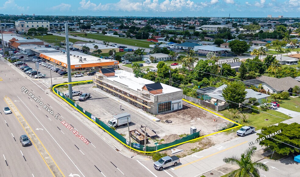 4320 Del Prado Blvd, Cape Coral, FL à louer - Aérien – Image 1 sur 7